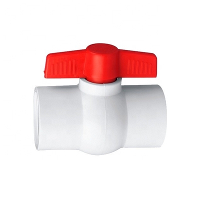 Fabbricazione di valvole a sfera in PVC di 50 mm di plastica con presa a presa