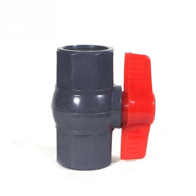 Fabbricazione di valvole a sfera in PVC di 50 mm di plastica con presa a presa