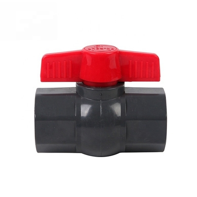Fabbricazione di valvole a sfera in PVC di 50 mm di plastica con presa a presa