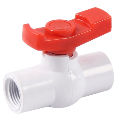 Valvola a sfera in PVC da 2 pollici con maniglia di barca fabbricata secondo gli standard ASTM e DIN Ideale