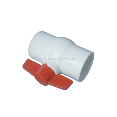 Valvola a sfera in PVC bianco standard ASTM DIN in tutte le dimensioni con dimensione di 1,5 pollici e maniglia rossa