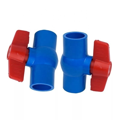 Valvola a sfera in PVC di lunghezza standard da 1,5 pollici per irrigazione colore blu e materiale
