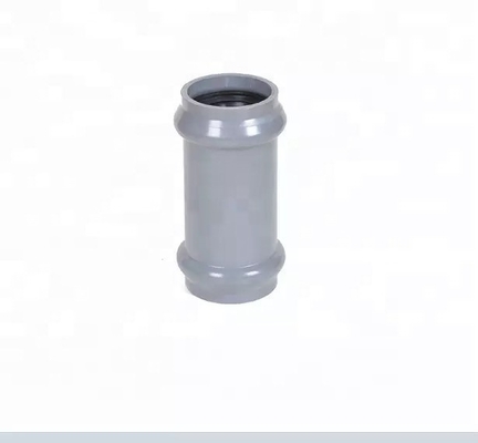 Fittings di plastica in PVC e PN10 conformi alla norma per idraulici progettati in modo efficiente